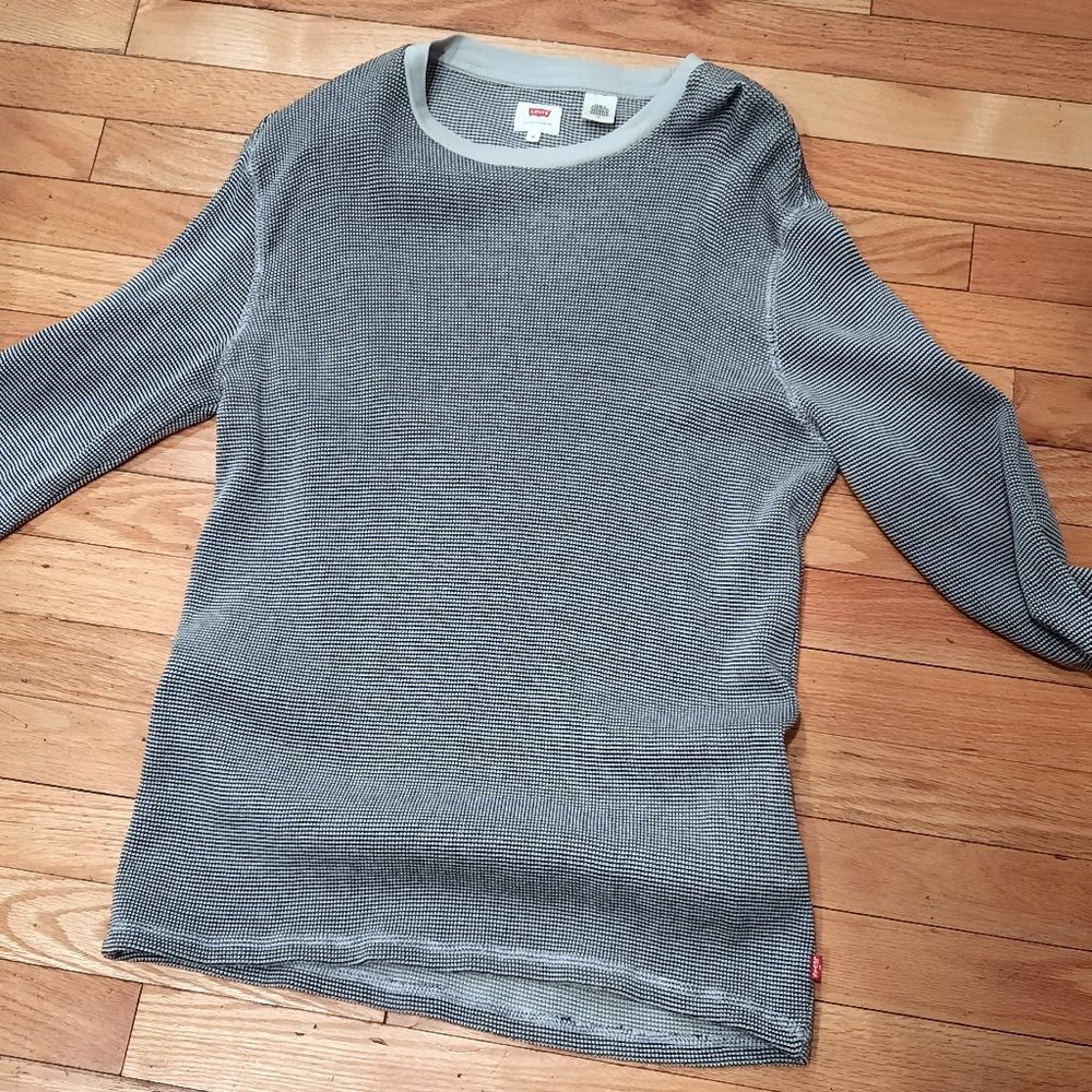Levi's Long Sleeve waffle shirt